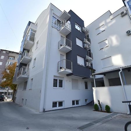 Apartment Sinisa With Garage Novi Sad Exteriér fotografie